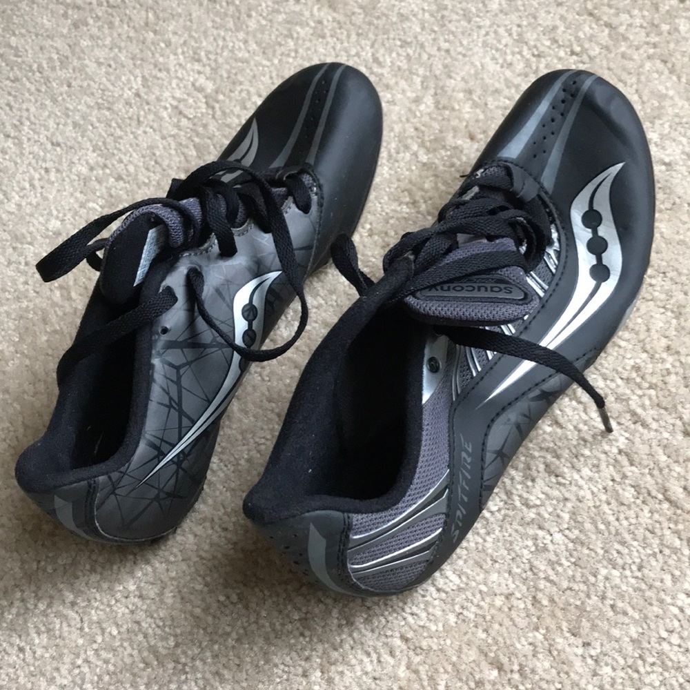 saucony spikes